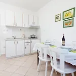 By The Sea Podgora, Makarska - 6671 Апартаменты Подгора