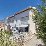 By The Sea Podgora, Makarska - 6671 Апартаменты *